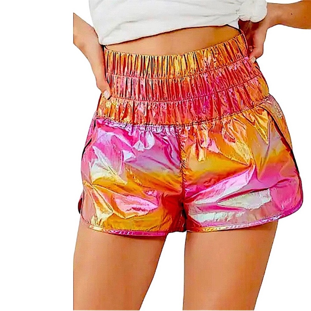 FREE PEOPLE MOVEMENT: NWOT Women's The Way Home Shine Shorts - Size Medium